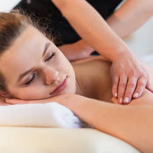 Massage Bliss: White Noise Sanctuary Chill Soundscape - Soothing White Noise for Relaxation