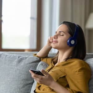 Reflective Yoga: Tranquil Vinyasa in Ambient Music - Tranquil Cove