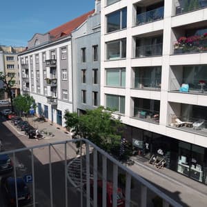 Live in Warsaw - Cozy Coffee Shop