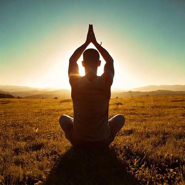 Siluetas De Meditación: Melodías Para Quietud Reflexiva - Latidos de soledad