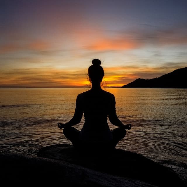 Sonidos Suaves Para Aliviar El Estrés En La Meditación - Almas gentiles